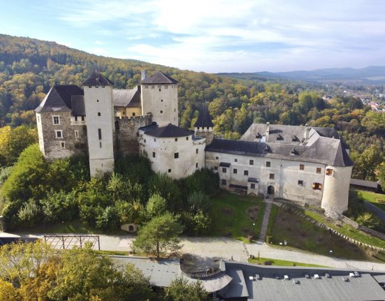 Blick auf Burg Lockenhaus