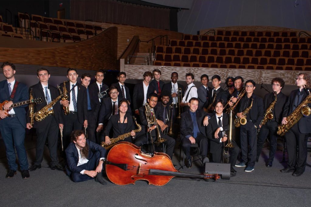 Musiker des Stanford Jazz Orchestra mit ihren Instrumenten © Stanford Jazz Orchestra