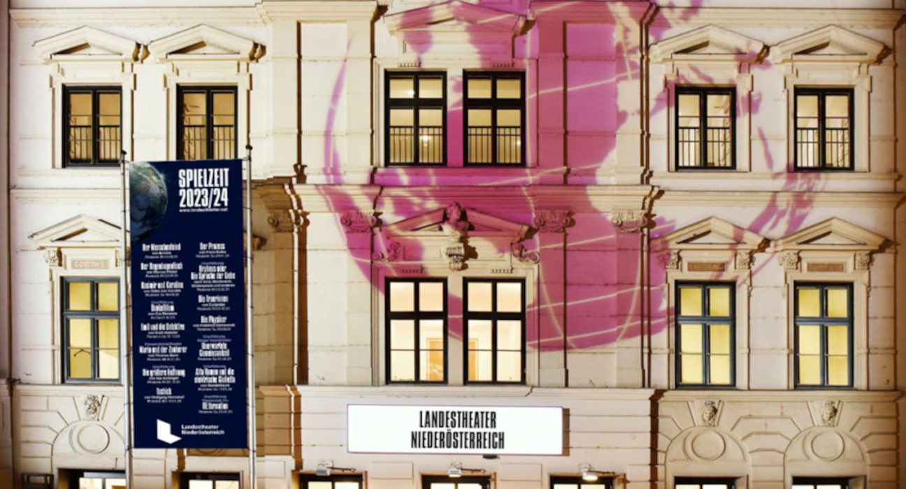 SIcht von Außen auf das Große Haus Landestheater Niederösterreich