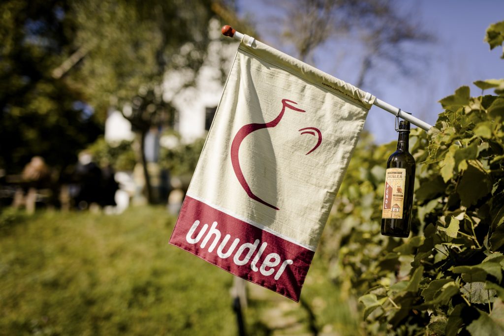 Uhudler Logo Flagge