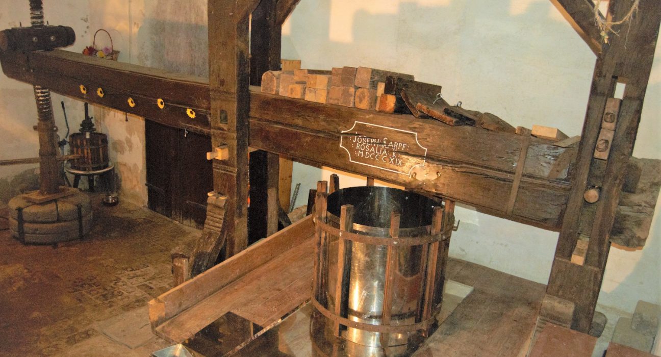 Historische Baumpresse