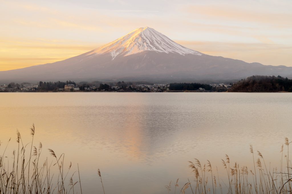 Sonnenaufgang über Mount Fuji