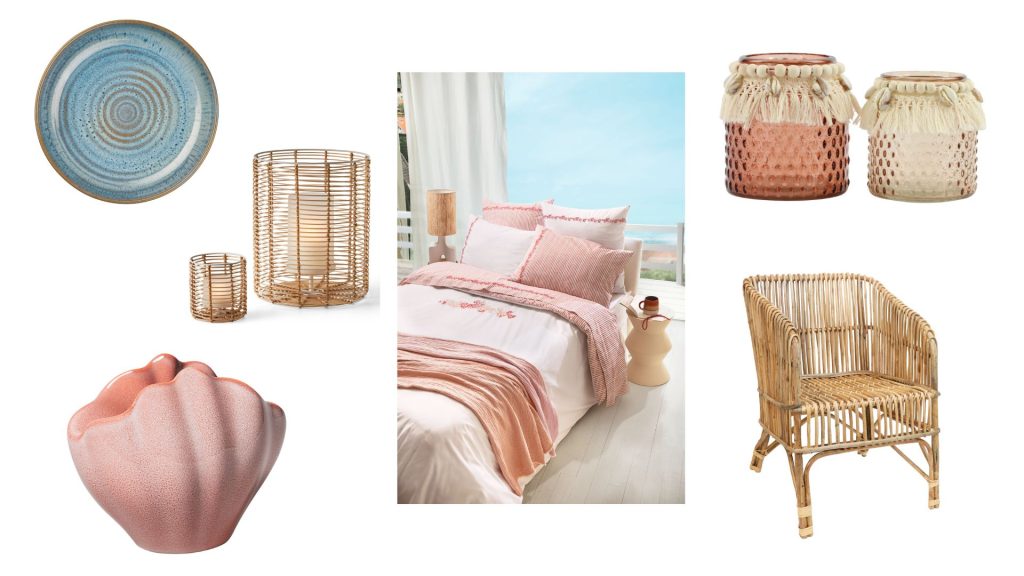 Ein Teller, Windlichter, Bettwäsche, ein Rattansessel und eine Vase im maritimen Stil.